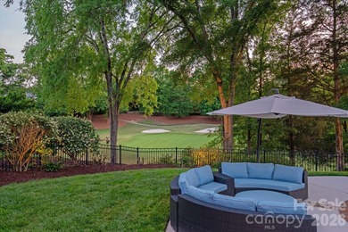 Beautiful custom home on premium golf course lot in popular - photo 2