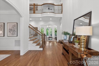 Beautiful custom home on premium golf course lot in popular - photo 4