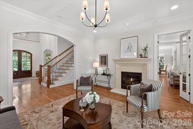 Beautiful custom home on premium golf course lot in popular - photo 6