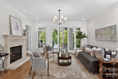 Beautiful custom home on premium golf course lot in popular - photo 7