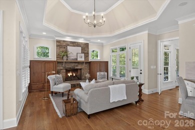 Beautiful custom home on premium golf course lot in popular - photo 9