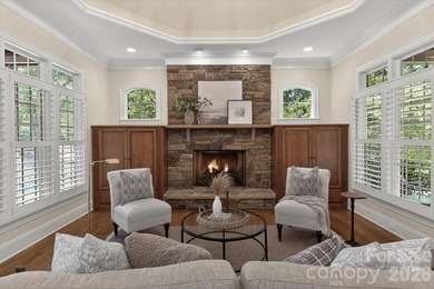 Beautiful custom home on premium golf course lot in popular - photo 10