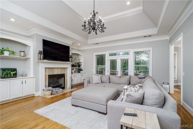 Stunning home located on the golf course in the highly desirable - photo 4