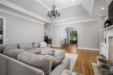 Stunning home located on the golf course in the highly desirable - photo 6