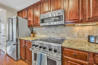 Beautiful 4th floor, end W/F condo features 4 BR, 3 full BA. End - photo 12
