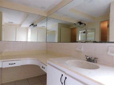 Don't miss out on this opportunity! LOCATION! LOCATION! - photo 14