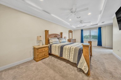 Beautiful 4th floor, end W/F condo features 4 BR, 3 full BA. End - photo 17
