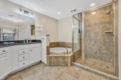 Beautiful 4th floor, end W/F condo features 4 BR, 3 full BA. End - photo 20