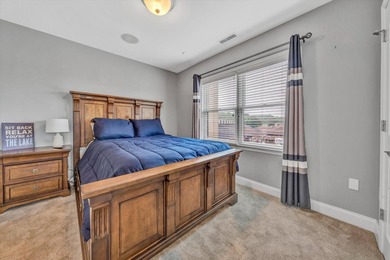 Beautiful 4th floor, end W/F condo features 4 BR, 3 full BA. End - photo 28