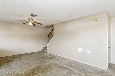 Opportunity awaits in this spacious 3-bed, 2-bath end-unit - photo 7