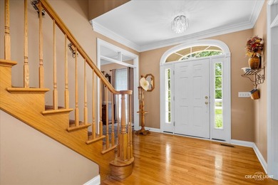 Absolutely beautiful brick front home located in one of Elgin's - photo 4
