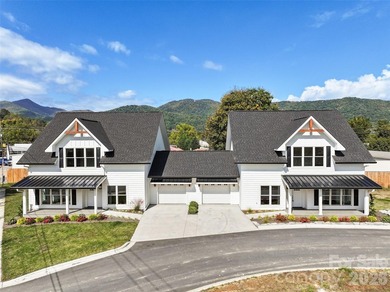Welcome Home to Style, Comfort, and Location! This stunning - photo 1