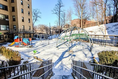 Your home awaits you at Fordham Hill Oval! This renovated, well - photo 18