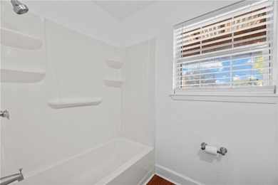 Charming Coastal Cottage Near Del Mar College Adorable coastal - photo 24