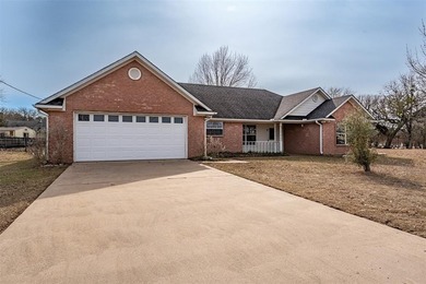 Holly Lake Ranch / Holly Lake Home For Sale in Holly Lake Ranch Texas