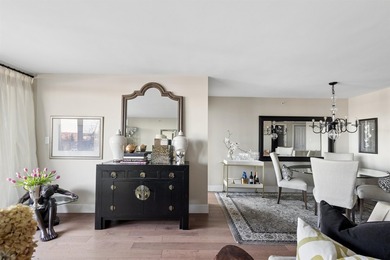 Legacy Tower II by Embassy (Bosa) in Brentwood offers a refined - photo 13