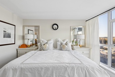 Legacy Tower II by Embassy (Bosa) in Brentwood offers a refined - photo 17