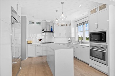 Coastal Elegance on Block Island's West Sidemanding a premier - photo 17