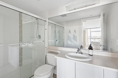 Legacy Tower II by Embassy (Bosa) in Brentwood offers a refined - photo 22