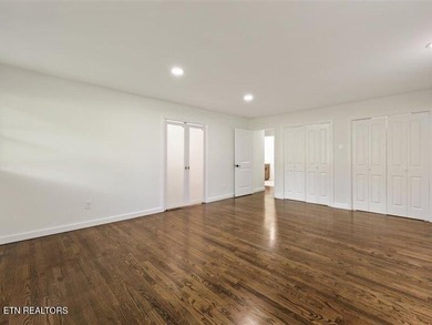 Prestigious Riverbend Estate located on almost an acre level lot - photo 23