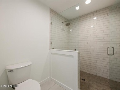 Prestigious Riverbend Estate located on almost an acre level lot - photo 27