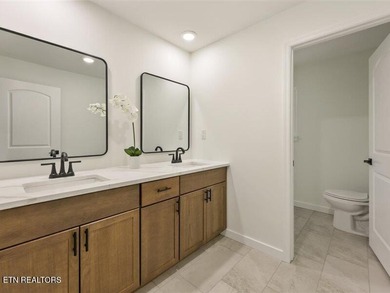 Prestigious Riverbend Estate located on almost an acre level lot - photo 31