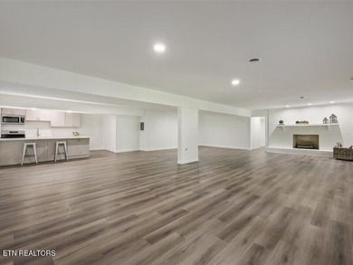 Prestigious Riverbend Estate located on almost an acre level lot - photo 34
