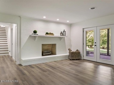 Prestigious Riverbend Estate located on almost an acre level lot - photo 35