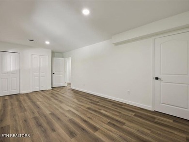 Prestigious Riverbend Estate located on almost an acre level lot - photo 38