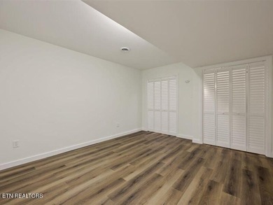 Prestigious Riverbend Estate located on almost an acre level lot - photo 42