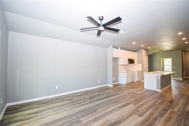 Move in ready!! Welcome to this new construction home offering - photo 4