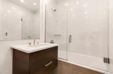 An amazing opportunity to live in a new condo building across - photo 4