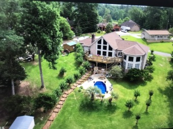 Lakefront living at its best! - Lake Home For Sale in Meridian, Mississippi