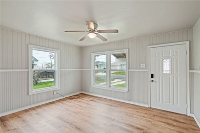 Move-in ready and beautifully remodeled, this charming 3-bedroom - photo 4