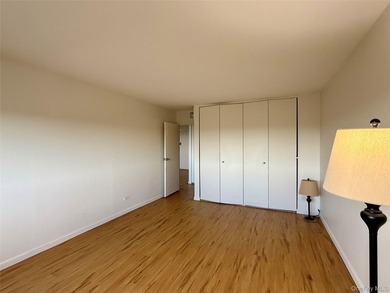 Beautiful *F* Line one bedroom unit with a terrace and a nice - photo 15