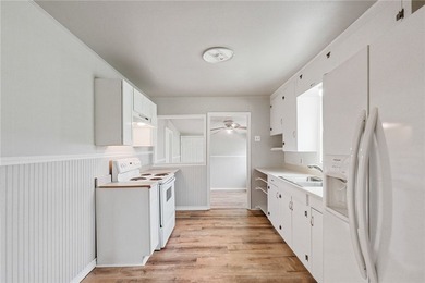 Move-in ready and beautifully remodeled, this charming 3-bedroom - photo 6