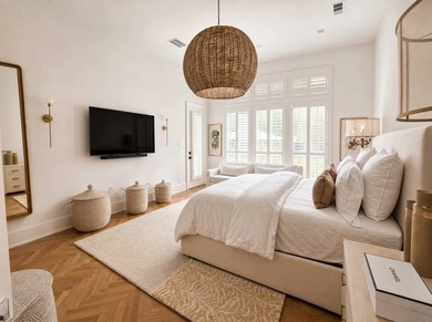 Fully renovated custom Mediterranean estate by Michael Counter - photo 17