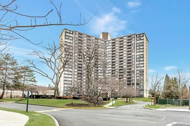Beautiful *F* Line one bedroom unit with a terrace and a nice - photo 21