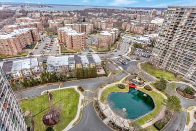 Beautiful *F* Line one bedroom unit with a terrace and a nice - photo 22