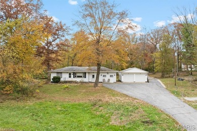 Holiday Lake Home For Sale in Edwardsville Illinois