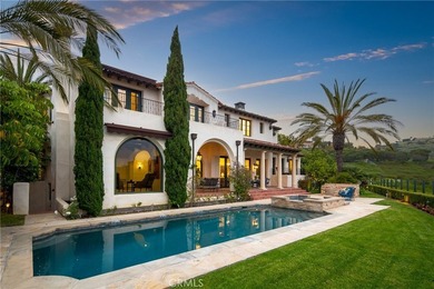 Nestled serenely on the front row, this extraordinary estate - photo 1