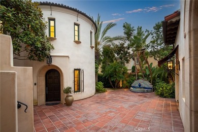 Nestled serenely on the front row, this extraordinary estate - photo 6