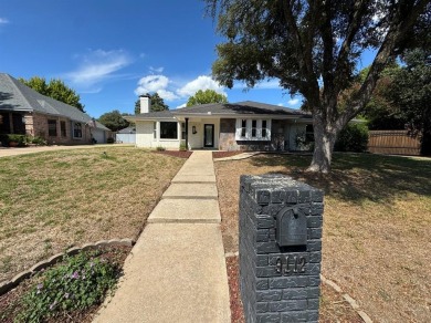 Lake Home For Sale in Fort Worth, Texas