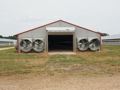 This 6-house poultry broiler farm, situated just north of - photo 45