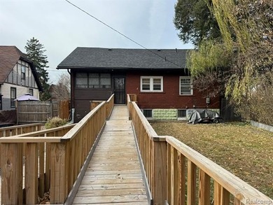 Classic Detroit brick bungalow offering exceptional potential - photo 46