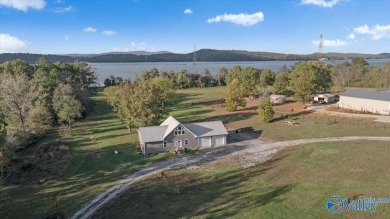 Lake Guntersville Home For Sale in Langston Alabama