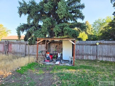 Welcome home to this cozy, single level residence! Located in a - photo 25