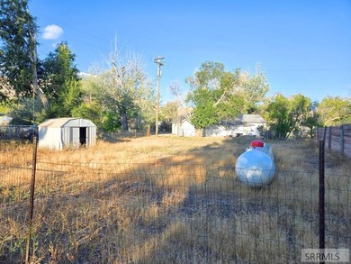 Welcome home to this cozy, single level residence! Located in a - photo 26