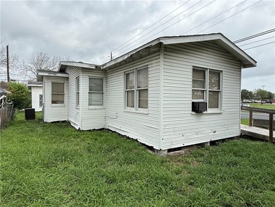 Investor special with motivated sellers!! Don't miss this this 3 - photo 2