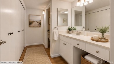 Spacious 3 bedroom, 2.5 bathroom split-level condo offering 1 - photo 15